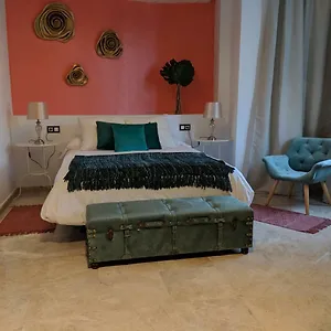 https://apartamentos-arc-felix-saenz-2-4.hotelsinnerja.org