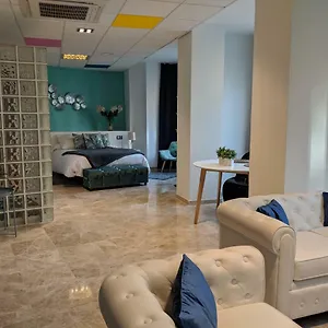 https://apartamentos-arc-felix-saenz-2-1.hotelsinnerja.org